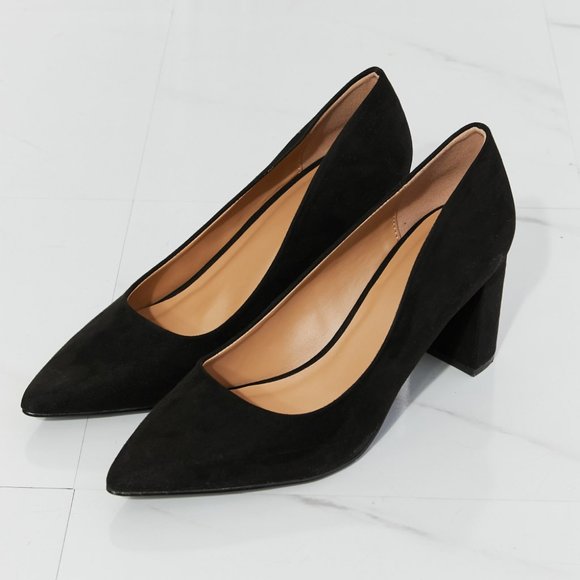 Qupid Point Toe Pumps in Black - Picture 6 of 7